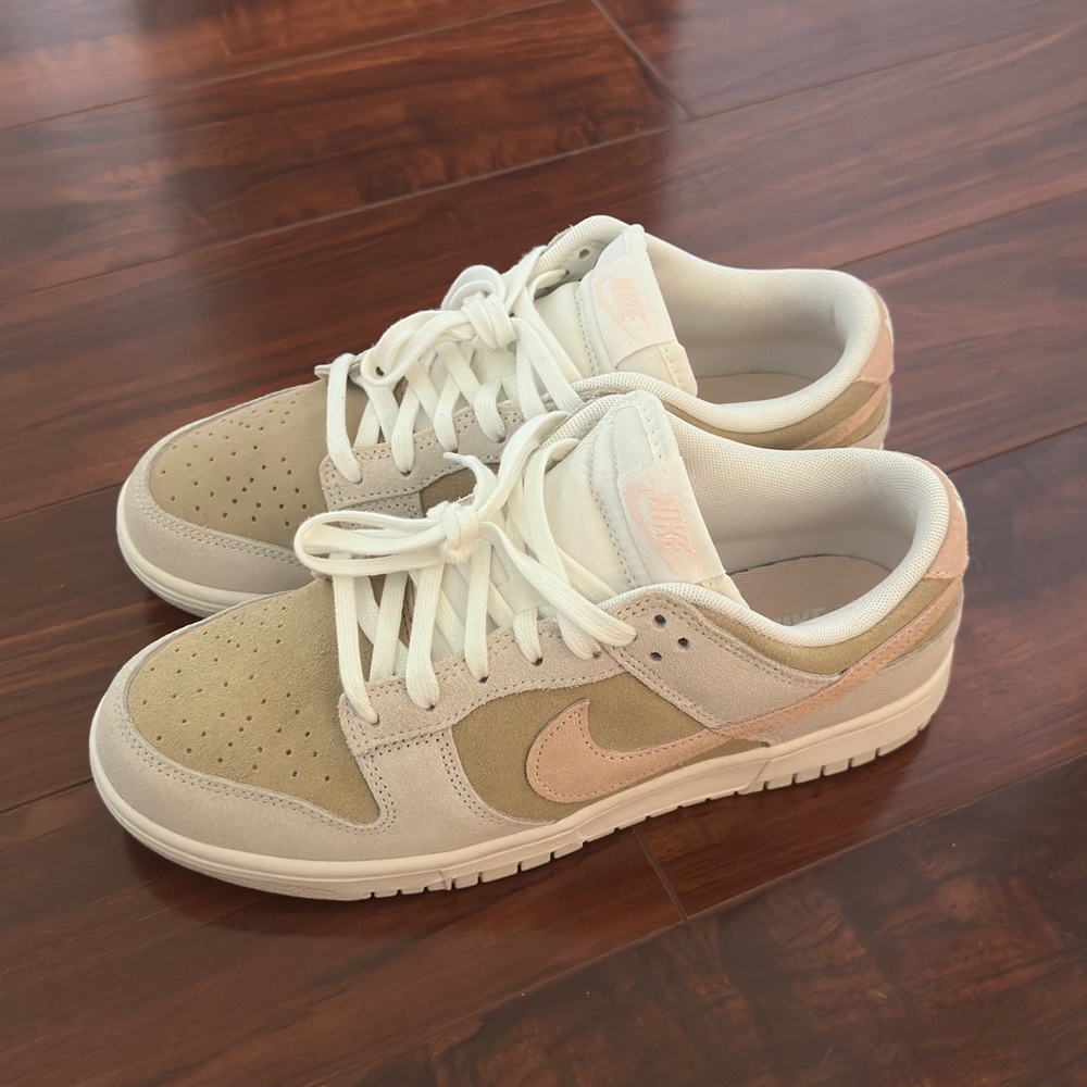 Nike Beige and White Nike Sneakers